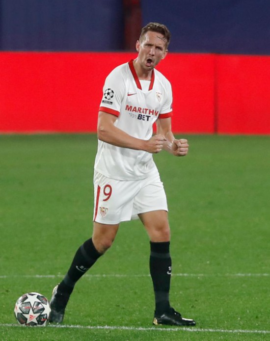 九游体育登录-今晨塞维利亚队长鼓劲——欧冠节点到来，气氛紧张，更衣室氛围转暖(巴萨对塞维利亚回放)